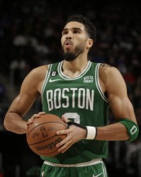  塔图姆末节独得十五分凯尔特人逆转取胜