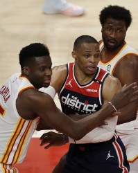  穆雷准三双老鹰轻取黄蜂继续保持东部前列位置