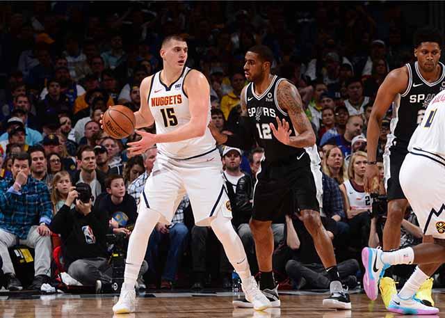  穆雷末节21分马刺逆转火箭  